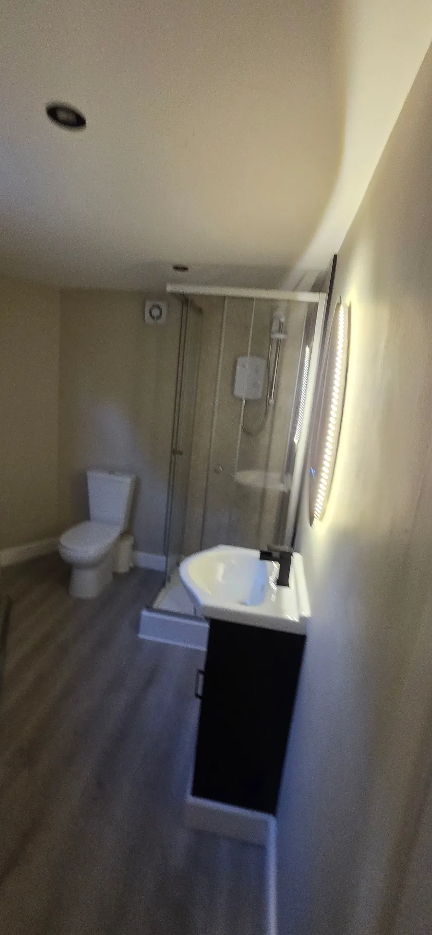 Bathroom in a LouMil garden annexe