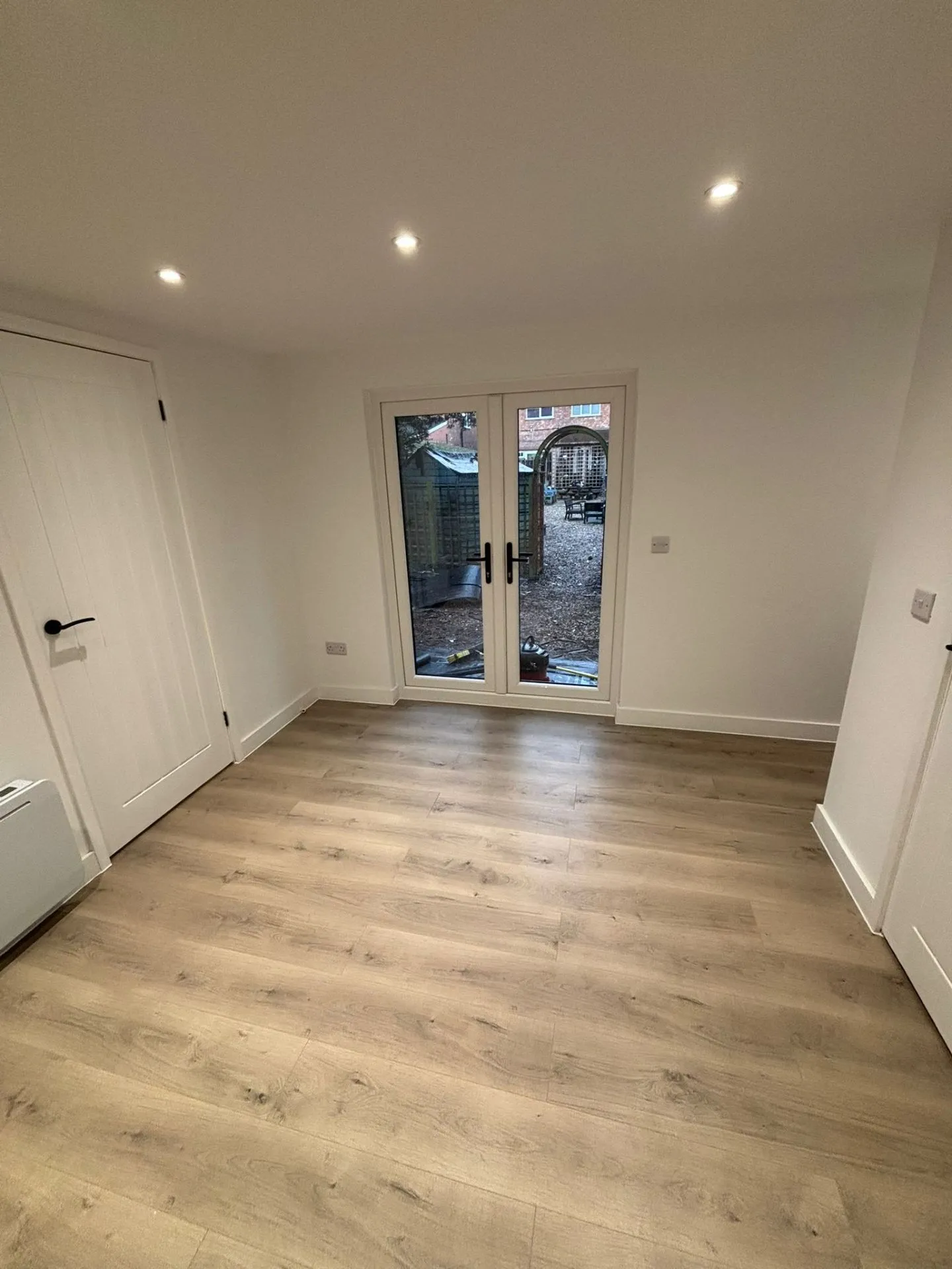 L-Shaped Two-Bedroom Annexe – Leicester thumbnail 7