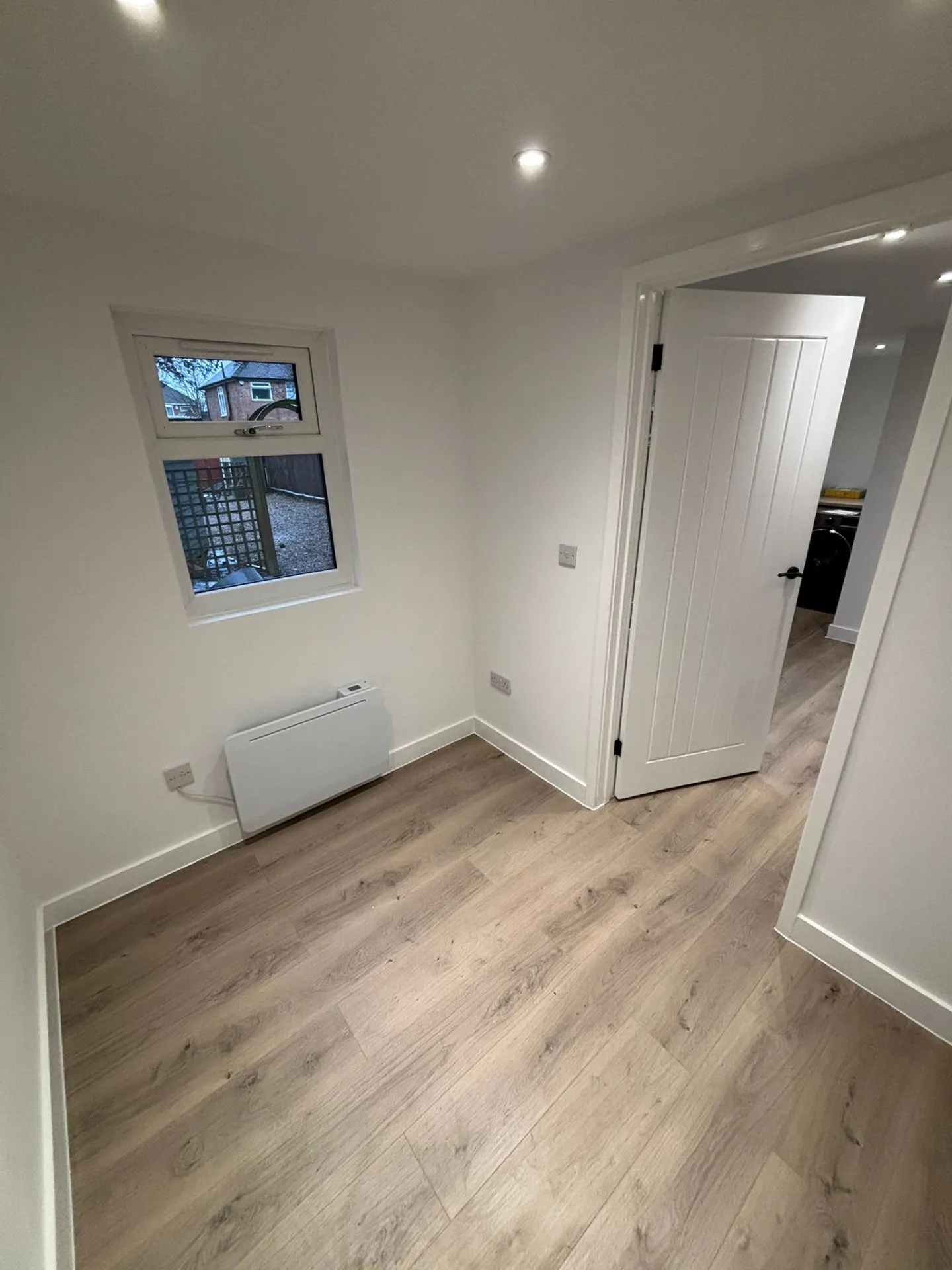 L-Shaped Two-Bedroom Annexe – Leicester thumbnail 10