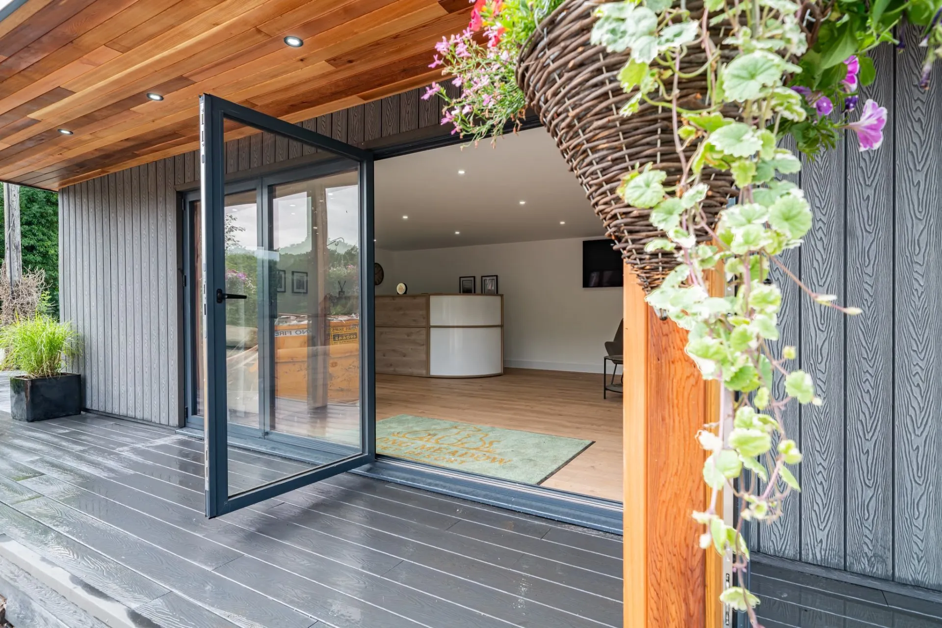 Long Meadow Pet Resort – Bespoke Reception Building thumbnail 3