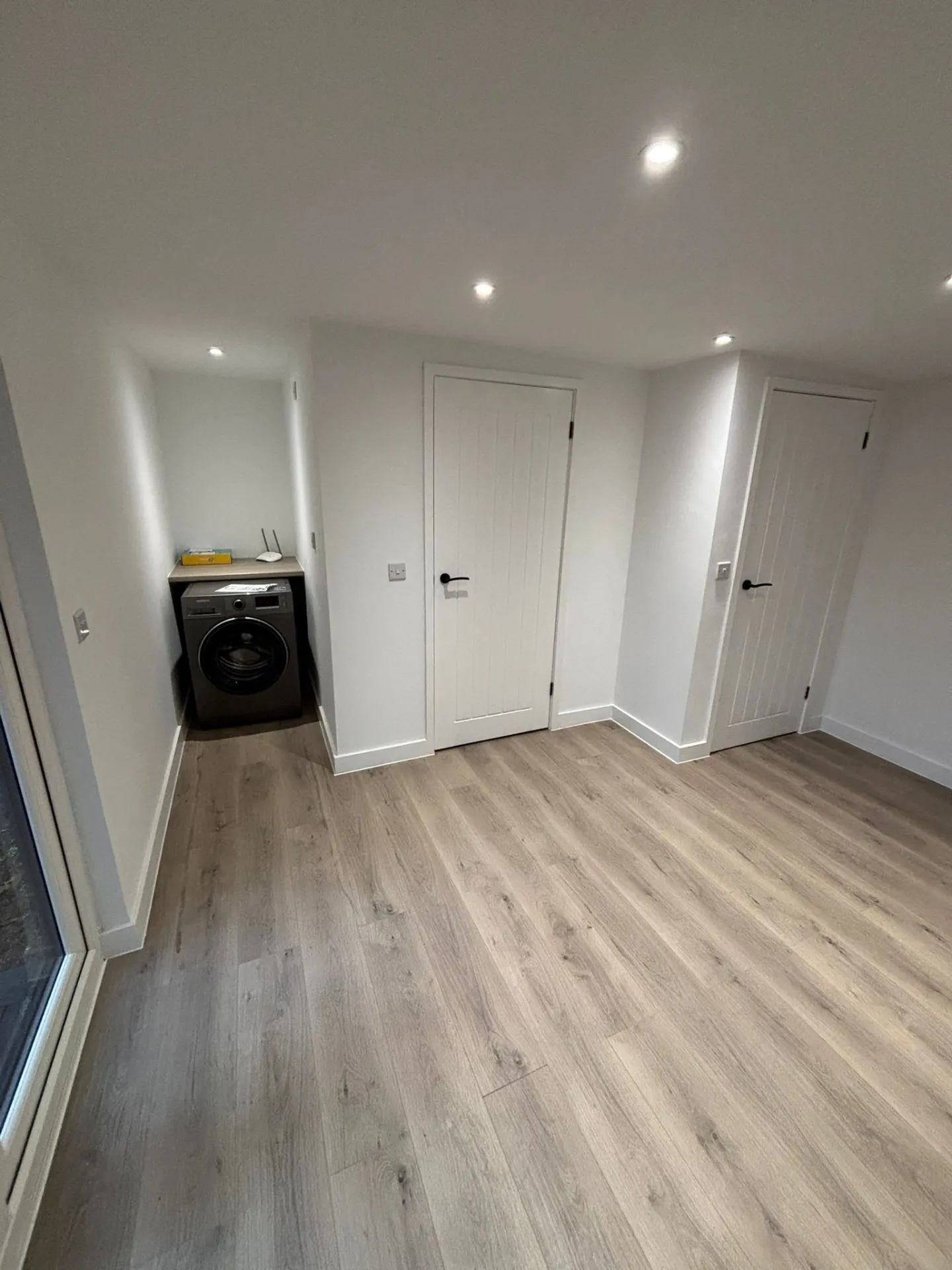 L-Shaped Two-Bedroom Annexe – Leicester thumbnail 6