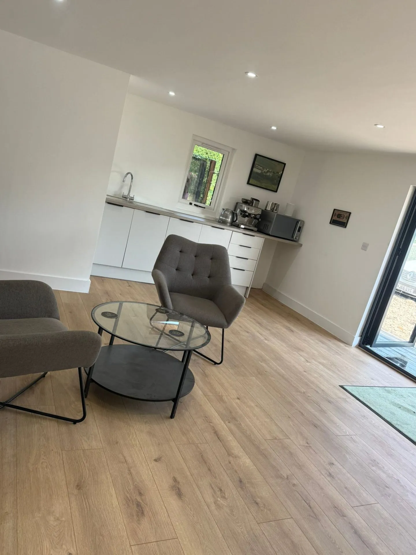 Long Meadow Pet Resort – Bespoke Reception Building thumbnail 7