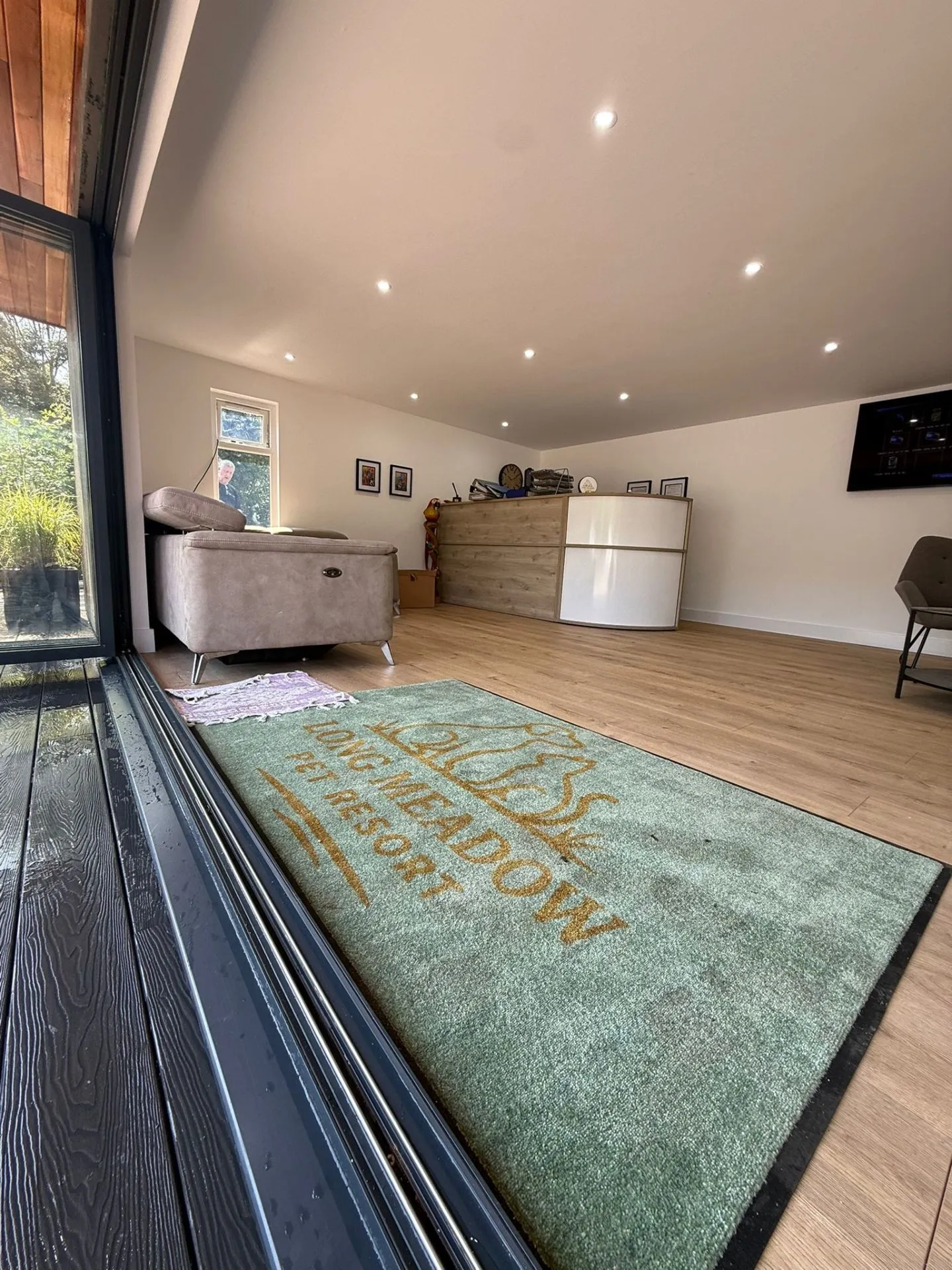 Long Meadow Pet Resort – Bespoke Reception Building thumbnail 6